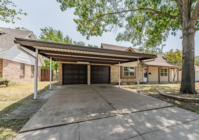 Photo 1 of Single family home for sale at 245 Pimlico Wy, Saginaw, TX 76179 | MLS# 21333855 | Listing updated on 2026-08-26