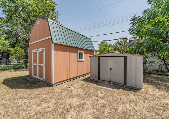 Photo 4 of Single family home for sale at 245 Pimlico Wy, Saginaw, TX 76179 | MLS# 21333855 | Listing updated on 2026-09-21