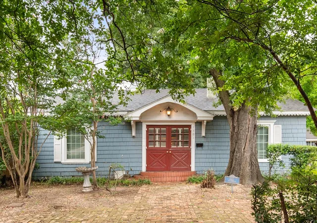 Photo 16 of Single family home for sale at 1501 Sycamore, Corsicana, TX 75110 | MLS# 21333902 | Listing updated on 2026-08-26