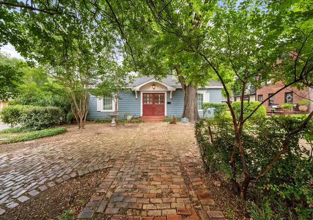Photo 1 of Single family home for sale at 1501 Sycamore, Corsicana, TX 75110 | MLS# 21333902 | Listing updated on 2026-08-26
