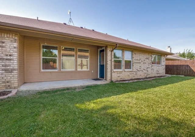 Photo 23 of Single family home for sale at 416 Fox Holw, Venus, TX 76084 | MLS# 21333910 | Listing updated on 2026-10-05