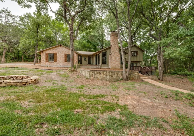 Photo 1 of Single family home for sale at 1408 N Cedar Hill Rd, Cedar Hill, TX 75104 | MLS# 21333946 | Listing updated on 2026-10-01