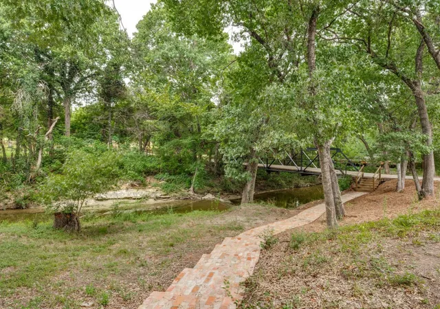 Photo 3 of Single family home for sale at 1408 N Cedar Hill Rd, Cedar Hill, TX 75104 | MLS# 21333946 | Listing updated on 2026-10-01