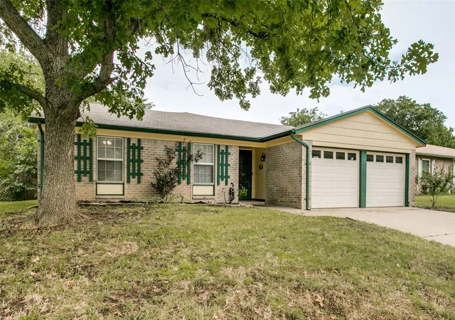 Photo 2 of Single family home for sale at 705 Reveille Rd, Fort Worth, TX 76108 | MLS# 21333952 | Listing updated on 2026-08-27