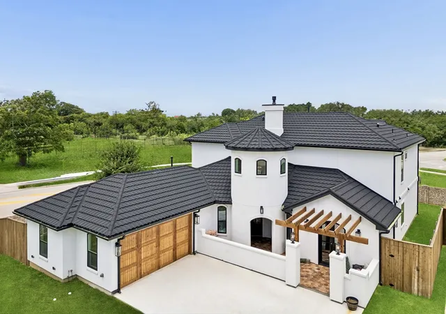 Photo 3 of Single family home for sale at 212 Utopia Ct, Keller, TX 76248 | MLS# 21333972 | Listing updated on 2026-08-16