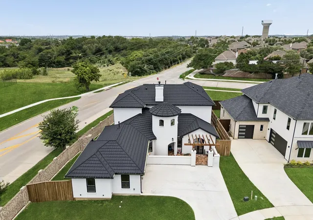 Photo 3 of Single family home for sale at 212 Utopia Ct, Keller, TX 76248 | MLS# 21333972 | Listing updated on 2026-08-16