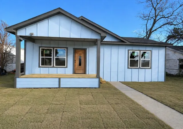 Single family home for sale at 319 E Main St, Ranger, TX 76470 | MLS# 21333978