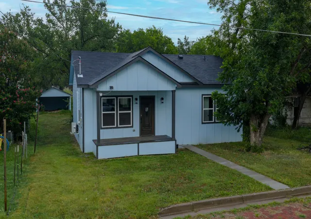 Photo 2 of Single family home for sale at 319 E Main St, Ranger, TX 76470 | MLS# 21333978 | Listing updated on 2026-09-24