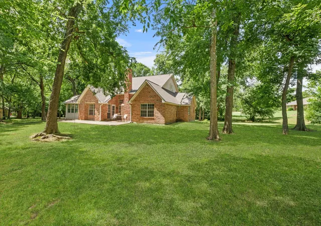 Photo 3 of Single family home for sale at 120 Hope Cir, Mc Kinney, TX 75071 | MLS# 21333138 | Listing updated on 2026-08-28