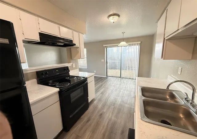 Photo 3 of Townhouse for sale at 1122 Millview Dr #2702, Arlington, TX 76012 | MLS# 21333983 | Listing updated on 2026-07-21