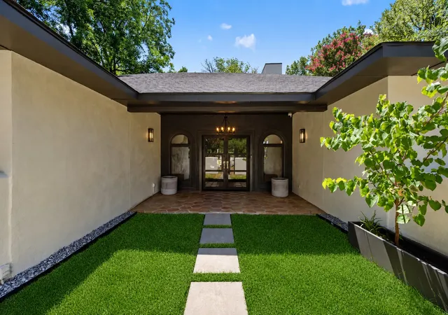 Photo 3 of Sale Pending at 3713 Granada Trl, Denton, TX 76205 | MLS# 21331593 | Listing updated on 2026-08-15