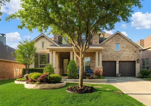 2nd image of 955 Champions Wy, Roanoke, TX 76262 | MLS# 21332722