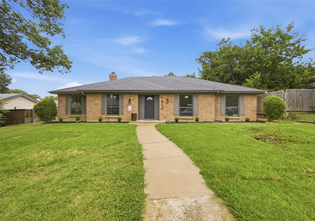 Photo 2 of Single family home for sale at 1510 Austrian Rd, Grand Prairie, TX 75050 | MLS# 21334020 | Listing updated on 2026-08-31