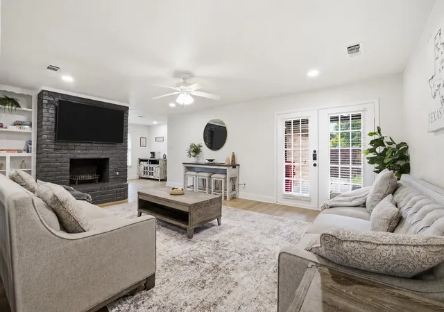 Photo 3 of Single family home for sale at 1510 Austrian Rd, Grand Prairie, TX 75050 | MLS# 21334020 | Listing updated on 2026-08-31