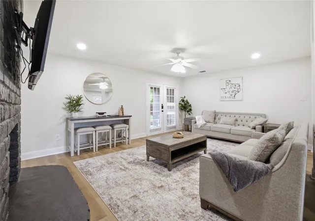 Photo 4 of Single family home for sale at 1510 Austrian Rd, Grand Prairie, TX 75050 | MLS# 21334020 | Listing updated on 2026-08-31