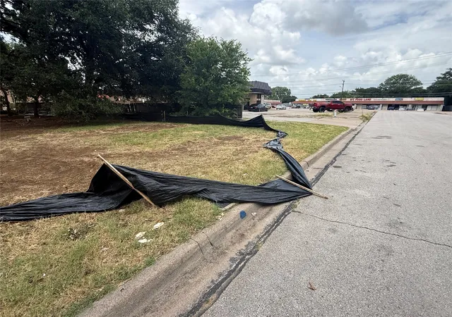 Photo 2 of Land for sale at 709 Lynda Ln, Arlington, TX 76013 | MLS# 21334022 | Listing updated on 2026-09-26