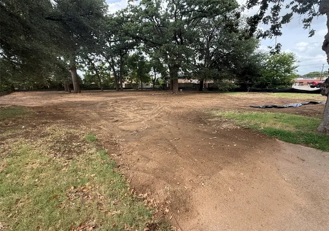Photo 3 of Land for sale at 709 Lynda Ln, Arlington, TX 76013 | MLS# 21334022 | Listing updated on 2026-09-26