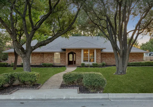 Photo 1 of Sale Pending at 1011 Villa Siete, Mesquite, TX 75181 | MLS# 21294370 | Listing updated on 2026-08-31