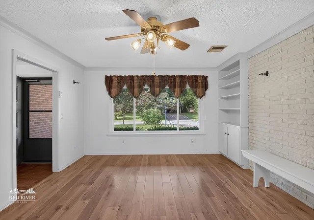 Photo 1 of Single family home for sale at 876 River Rd, Shreveport, LA 71105 | MLS# 21333446 | Listing updated on 2026-08-30