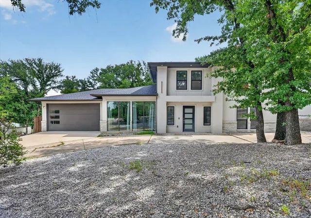 Photo 3 of Single family home for sale at 9132 Choctaw Trl, Flower Mound, TX 75022 | MLS# 21328030 | Listing updated on 2026-08-24