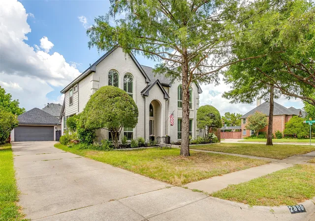 Photo 3 of Single family home for sale at 2800 Rosecliff Ter, Grapevine, TX 76051 | MLS# 21333903 | Listing updated on 2026-10-02