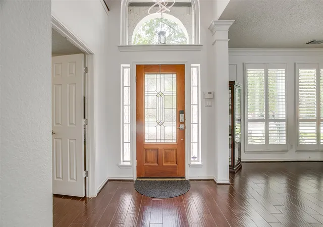 Photo 4 of Single family home for sale at 2800 Rosecliff Ter, Grapevine, TX 76051 | MLS# 21333903 | Listing updated on 2026-10-02