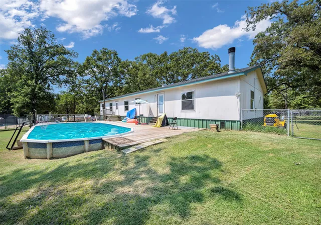 2nd image of 118 Winter Ln, Mabank, TX 75156 | MLS# 21331131