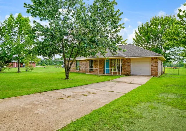 Homes for sale in Paris, TX | 4405 County Road 42600, Paris, TX 75462 | MLS# 21332971