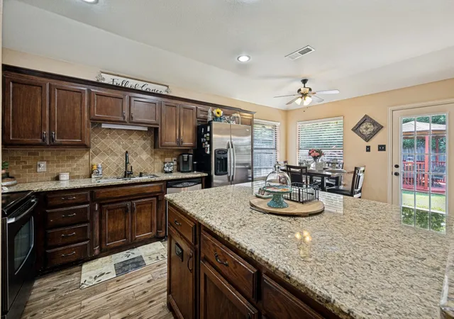 Photo 3 of Single family home for sale at 149 Roberts Dr, Saginaw, TX 76179 | MLS# 21332854 | Listing updated on 2026-10-01