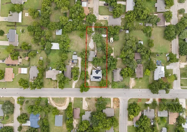 Photo 3 of Single family home for sale at 521 Woodard Ave, Cleburne, TX 76033 | MLS# 21334052 | Listing updated on 2026-08-23