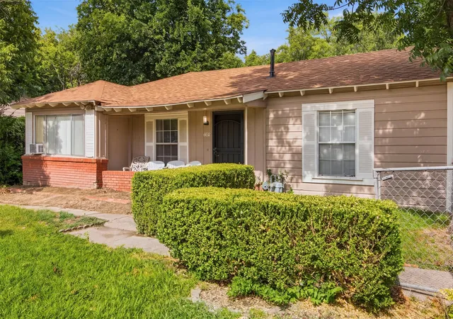 Photo 2 of Single family home for sale at 6632 Emhouse St, Dallas, TX 75232 | MLS# 21332078 | Listing updated on 2026-09-23