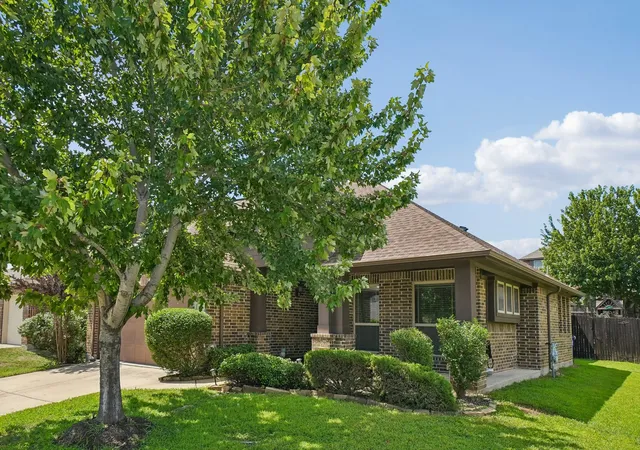 Photo 1 of Sale Pending at 1075 Carpenter Ct, Lavon, TX 75166 | MLS# 21332347 | Listing updated on 2026-08-22
