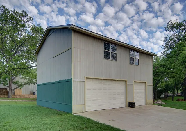 Photo 2 of Single family home for sale at 436 E El Camino Real, Weatherford, TX 76087 | MLS# 21334068 | Listing updated on 2026-07-17