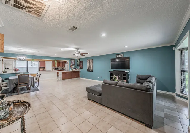 Photo 3 of Single family home for sale at 713 Keystone St, Mesquite, TX 75149 | MLS# 21330303 | Listing updated on 2026-07-20