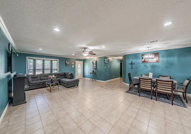 Photo 4 of Single family home for sale at 713 Keystone St, Mesquite, TX 75149 | MLS# 21330303 | Listing updated on 2026-07-20