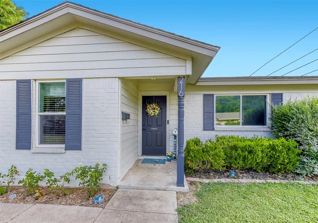 Photo 1 of Single family home for sale at 216 N Prairie View Rd, Crowley, TX 76036 | MLS# 21330941 | Listing updated on 2026-07-19
