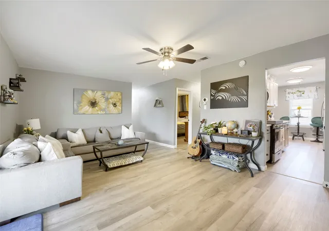 Photo 4 of Single family home for sale at 216 N Prairie View Rd, Crowley, TX 76036 | MLS# 21330941 | Listing updated on 2026-07-19