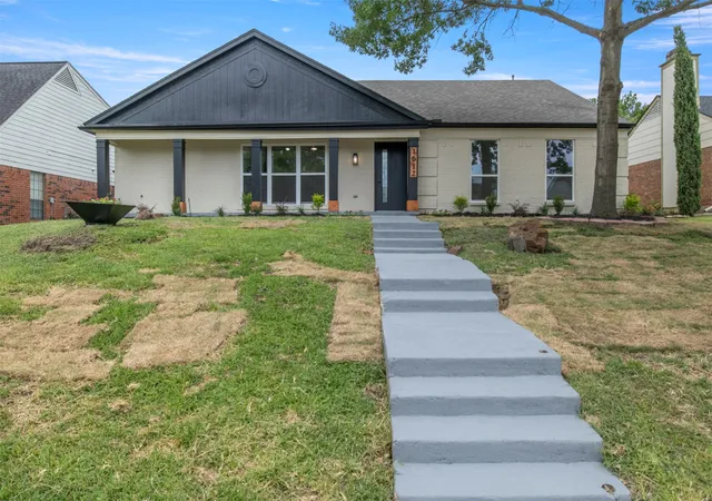 Photo 2 of Sale Pending at 1612 Huntington Dr, Mesquite, TX 75149 | MLS# 21333561 | Listing updated on 2026-08-29