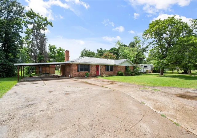 Photo 1 of Single family home for sale at 701 Kelly St, Fairfield, TX 75840 | MLS# 21331350 | Listing updated on 2026-07-17