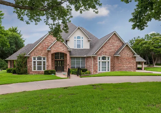 Photo 1 of Single family home for sale at 1917 Woodland Hills Ln, Weatherford, TX 76087 | MLS# 21314659 | Listing updated on 2026-10-06