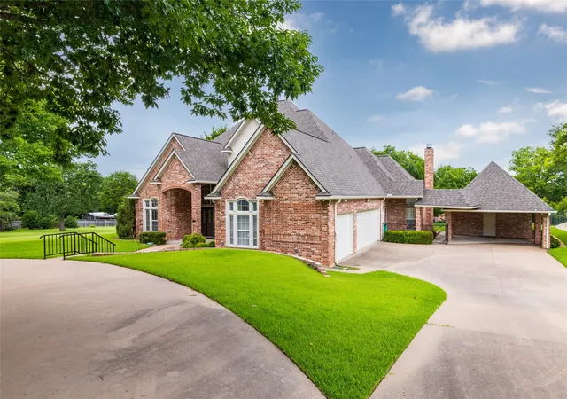 Photo 3 of Single family home for sale at 1917 Woodland Hills Ln, Weatherford, TX 76087 | MLS# 21314659 | Listing updated on 2026-10-06