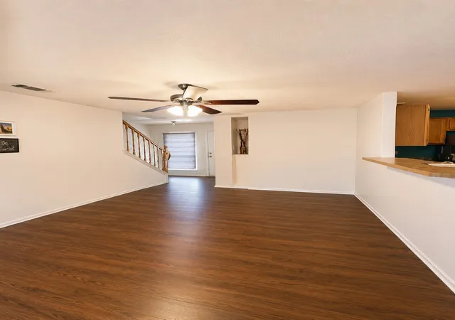 3rd image of 1928 La Prada Pkwy, Mesquite, TX 75150 | MLS# 21334094