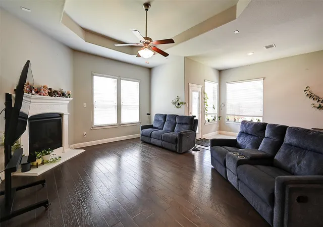 Photo 3 of Single family home for sale at 4016 Blessington Dr, Frisco, TX 75036 | MLS# 21328913 | Listing updated on 2026-08-03