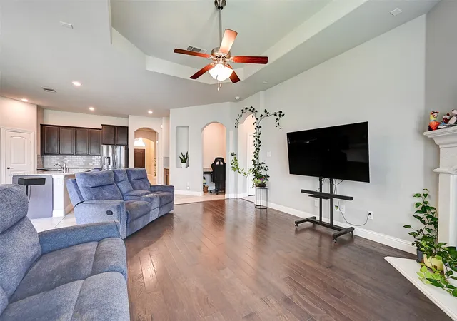 Photo 4 of Single family home for sale at 4016 Blessington Dr, Frisco, TX 75036 | MLS# 21328913 | Listing updated on 2026-08-03