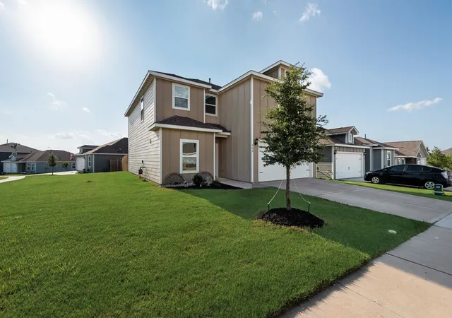 Photo 3 of Single family home for sale at 964 American Flyer Blvd, Fort Worth, TX 76108 | MLS# 21333601 | Listing updated on 2026-08-19