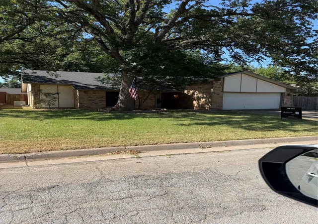 Photo 1 of Single family home for sale at 3410 Sheridan Ct, Arlington, TX 76017 | MLS# 21320116 | Listing updated on 2026-08-31