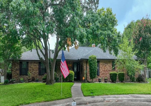 Photo 1 of Single family home for sale at 105 Santa Fe Cir, Waxahachie, TX 75165 | MLS# 21332041 | Listing updated on 2026-10-08
