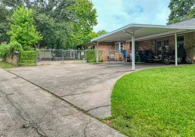 Photo 40 of Single family home for sale at 105 Santa Fe Cir, Waxahachie, TX 75165 | MLS# 21332041 | Listing updated on 2026-10-08