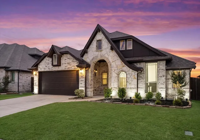 Photo 2 of Single family home for sale at 3904 Holly Springs Ln, Kaufman, TX 75142 | MLS# 21333500 | Listing updated on 2026-07-19
