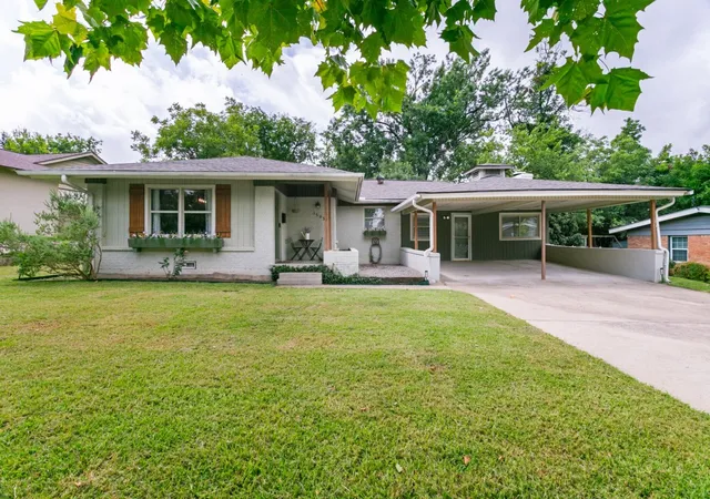 Photo 1 of Sale Pending at 3505 Cromart Ave, Fort Worth, TX 76133 | MLS# 21322827 | Listing updated on 2026-08-20